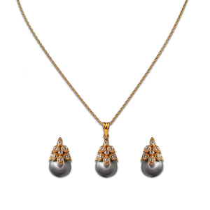 Dripping Grey Pearls