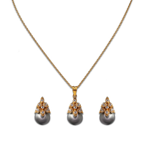Dripping Grey Pearls
